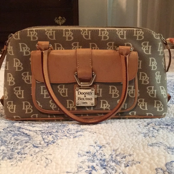 Dooney & Bourke Handbags - Dooney&Bourke small satchel